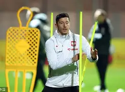莱万多夫斯基巅峰对决，莎拉波娃与40激战老鹰分钟，出色防守胜负难料！